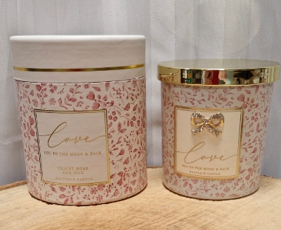 Scented love candle in stunning gift box